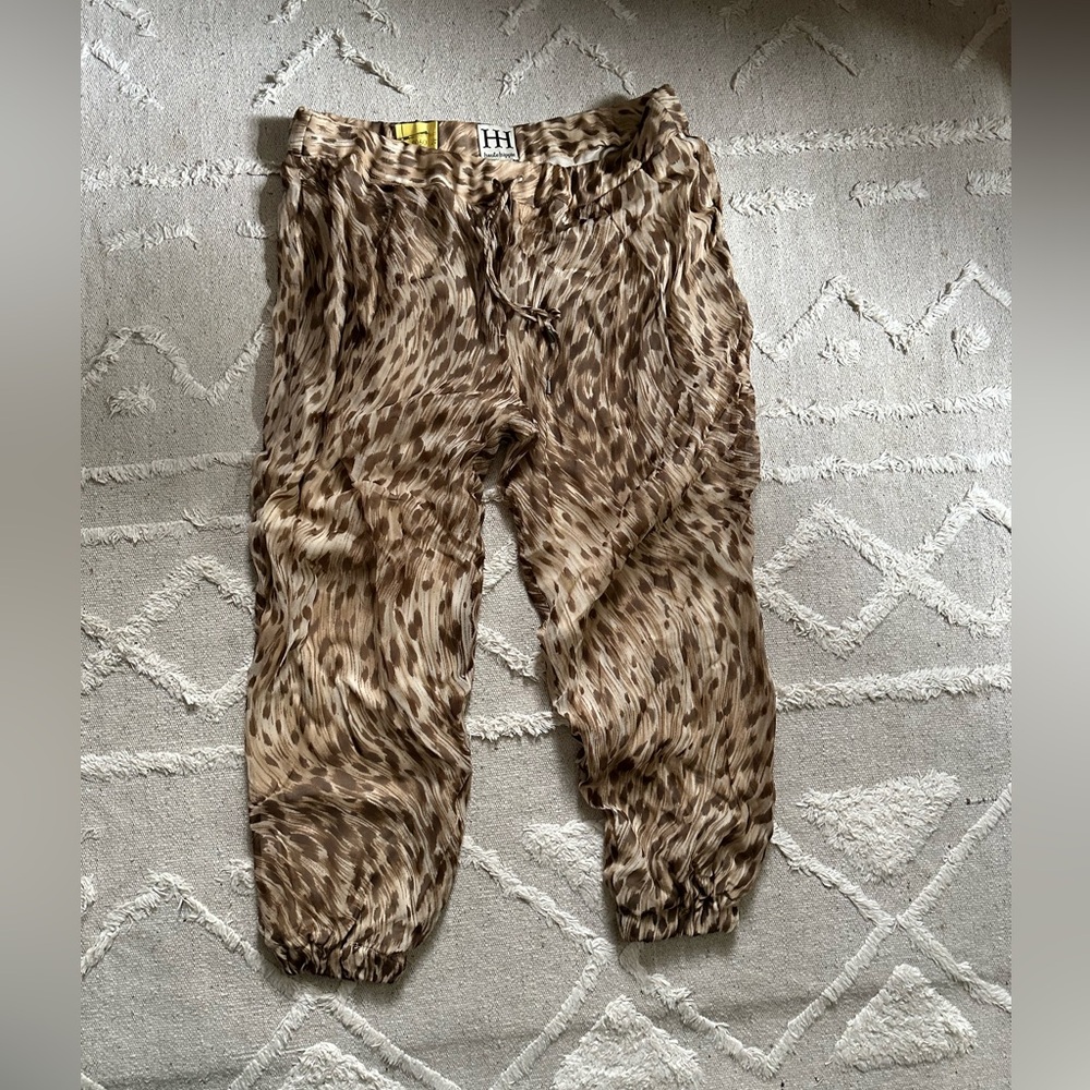 Haute Hippie Silk Tan Print Genie Balloon Pants Capri Crop Length